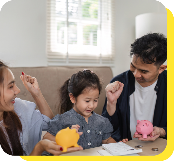 Parents with their kids setting savings goals for a goal savings calculator